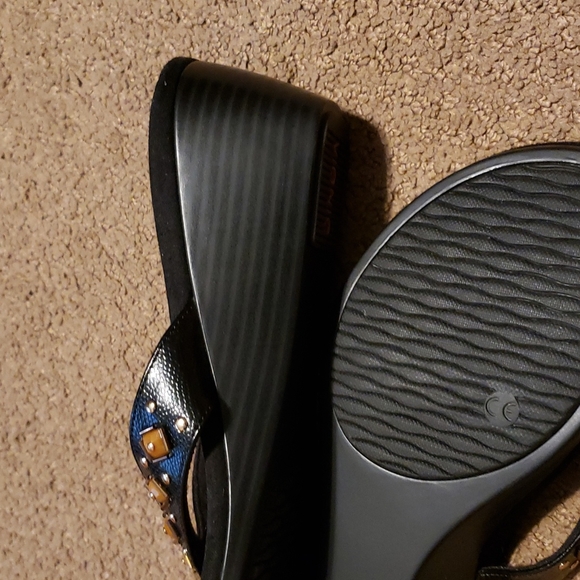 Vionic Sandals - Picture 6 of 6